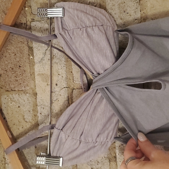 Lululemon Cut-out Workout Tank. Light Purple / Grey. Size 2. Womens - Picture 2 of 5